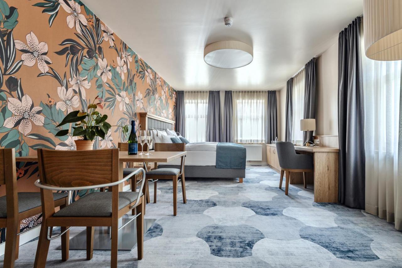 Hotel & Restaurant Roedersaal Grossrohrsdorf ภายนอก รูปภาพ