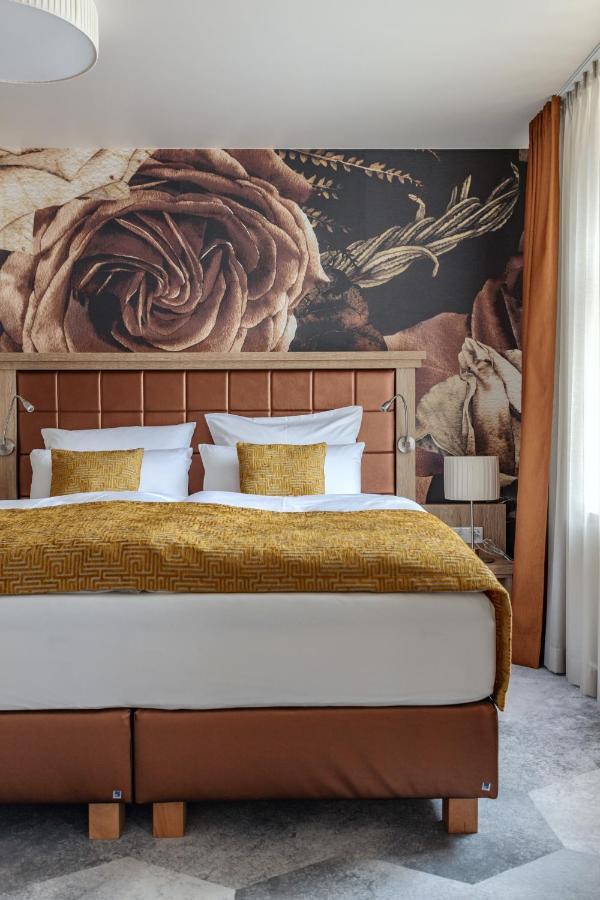 Hotel & Restaurant Roedersaal Grossrohrsdorf ภายนอก รูปภาพ