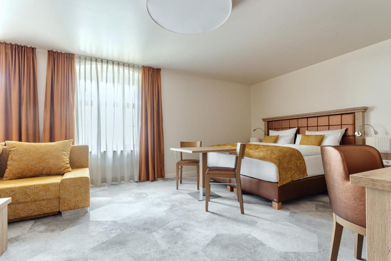 Hotel & Restaurant Roedersaal Grossrohrsdorf ภายนอก รูปภาพ